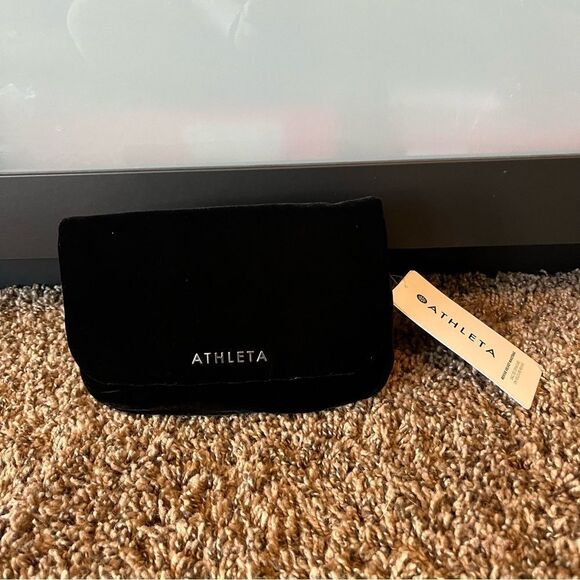 Athleta Revive Velvet Waistbag - Picture 8 of 14